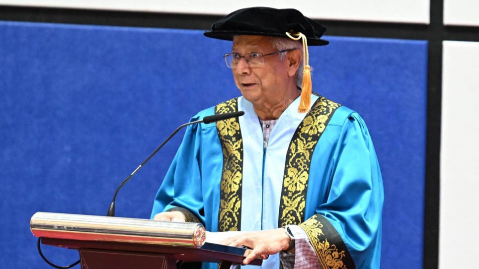 আমরা জনগণের হাতে ক্ষমতা ফিরিয়ে দিতে প্রতিশ্রুতিবদ্ধ: প্রধান উপদেষ্টা